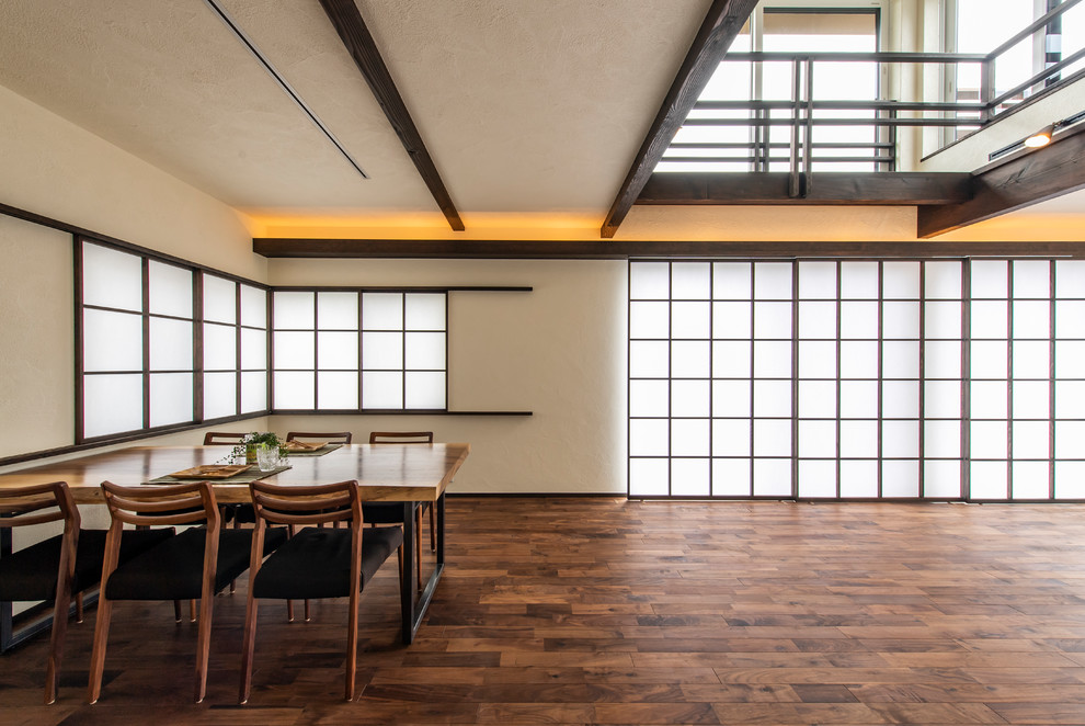Design ideas for an asian dining room in Tokyo Suburbs.