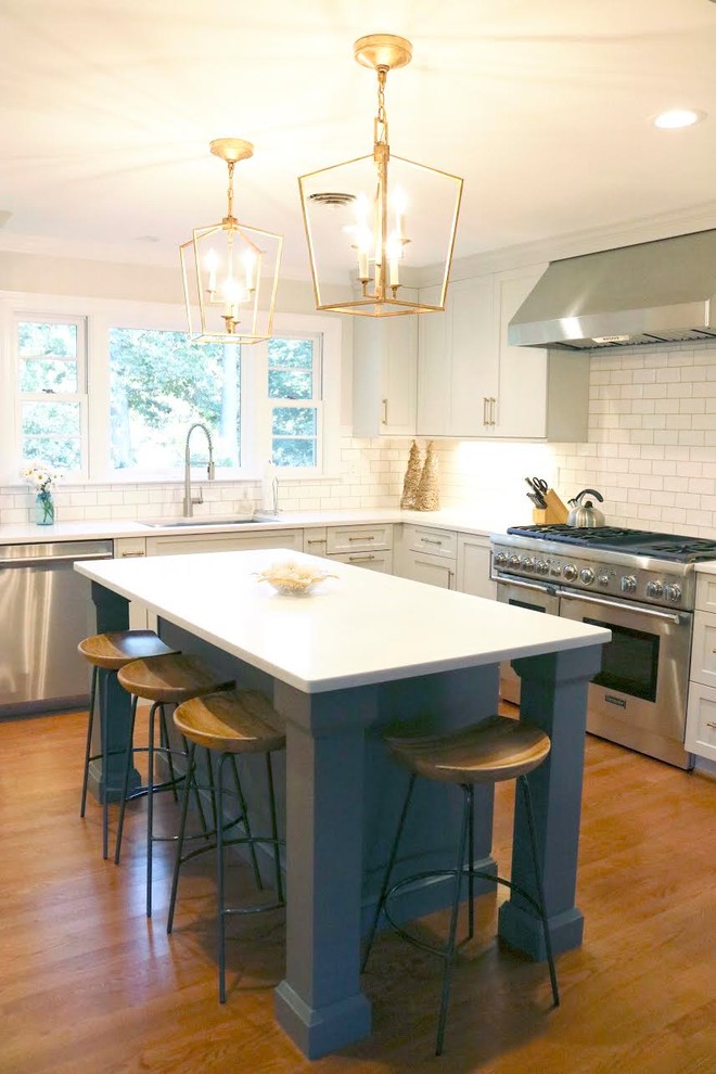 Kitchen - transitional kitchen idea