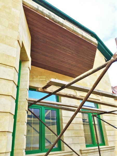 РАБОТЫ ПО МОНТАЖУ ПЛАНКЕНА И ТЕРРСАНОЙ ДОСКИ ИЗ ЛИСТВЕННИЦЫ В ДАГЕСТАНЕ.