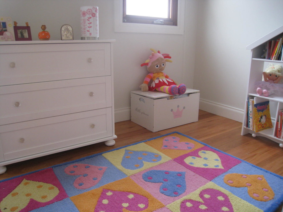 Design ideas for a traditional kids' room in Sydney.
