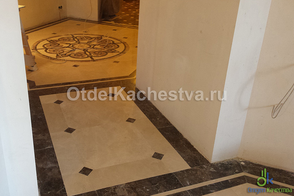 Укладка мрамора в холле