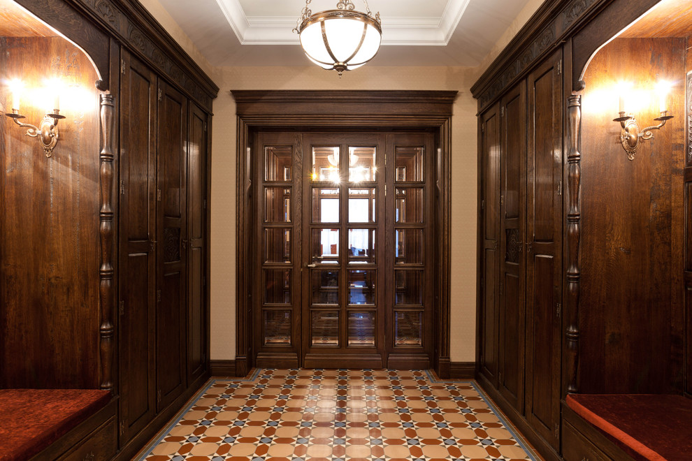 Прихожая в классическом английском стиле