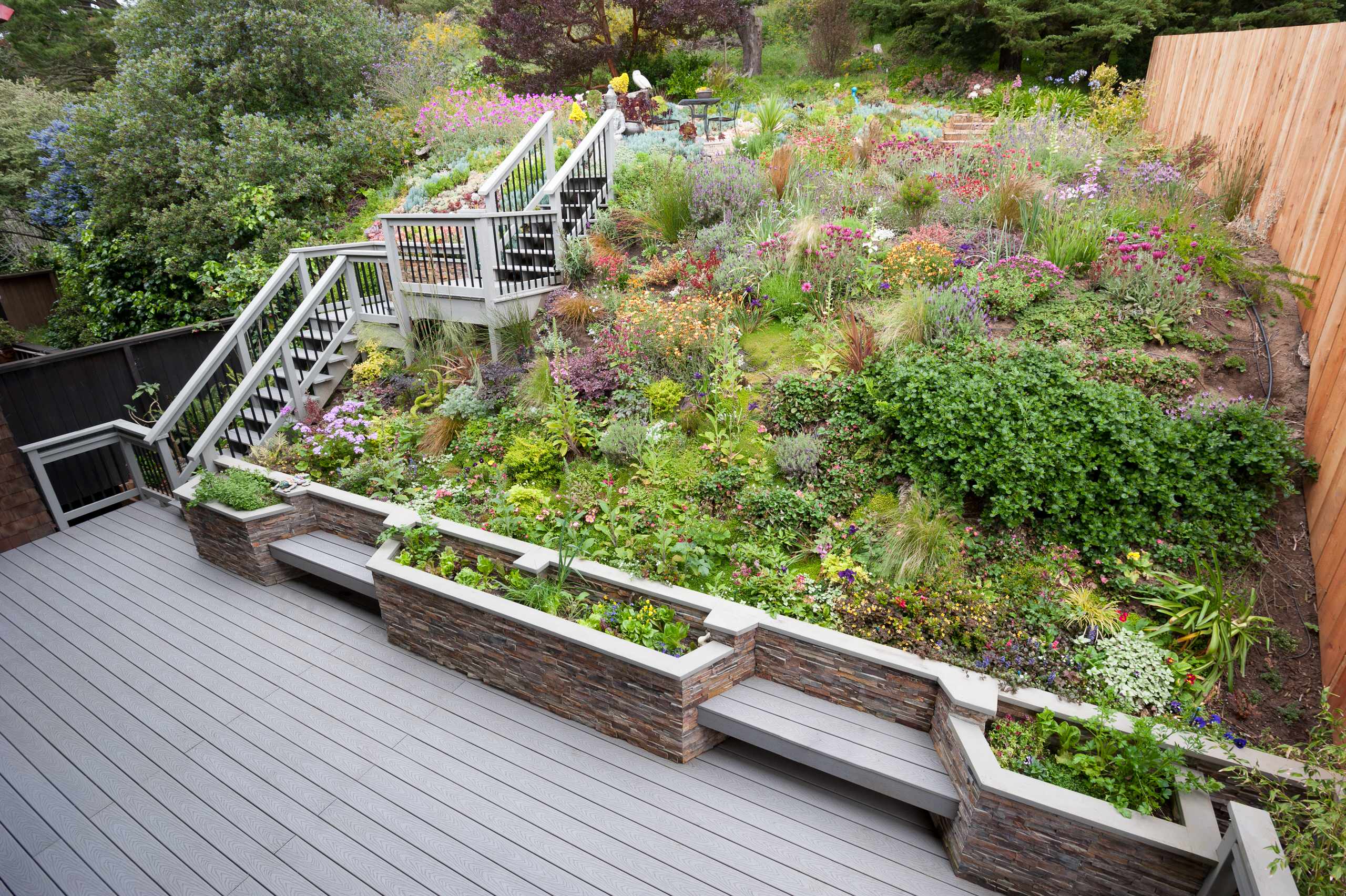 75 Landscaping with Decking Ideas You'll Love - December, 2025 | Houzz, image size:2560x1704