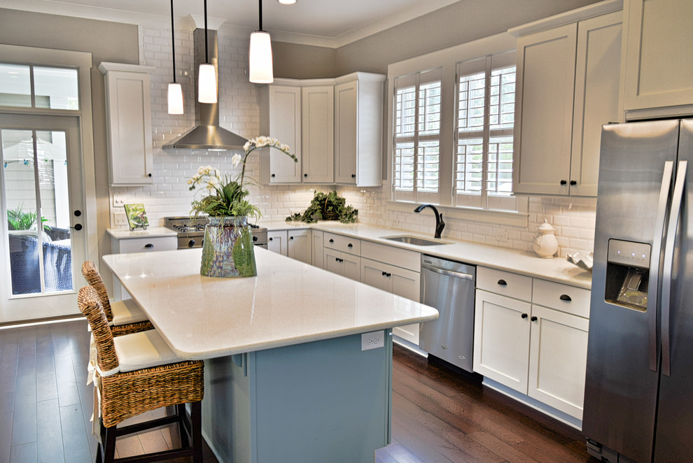 Inspiration for a beach style kitchen in Wilmington.