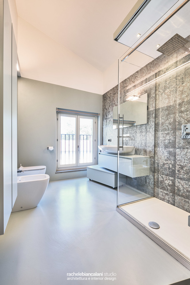 Modernes Badezimmer in Florenz