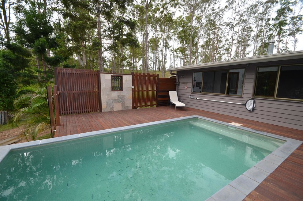 This is an example of a contemporary pool in Sunshine Coast.