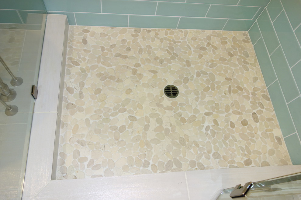 Transitional home design photo in Orange County