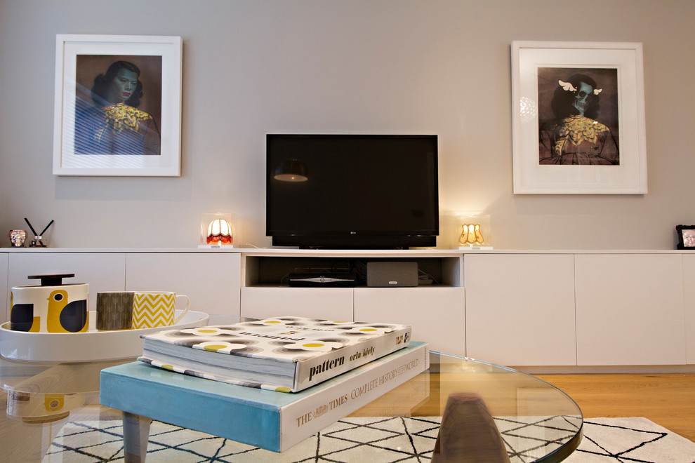 Modern Living and Entrance Hall