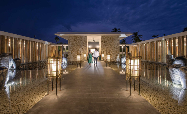 Emerald Maldives Resort & Spa tropisk-entre