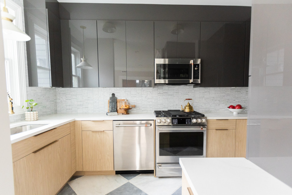 Kitchen - kitchen idea in Boston