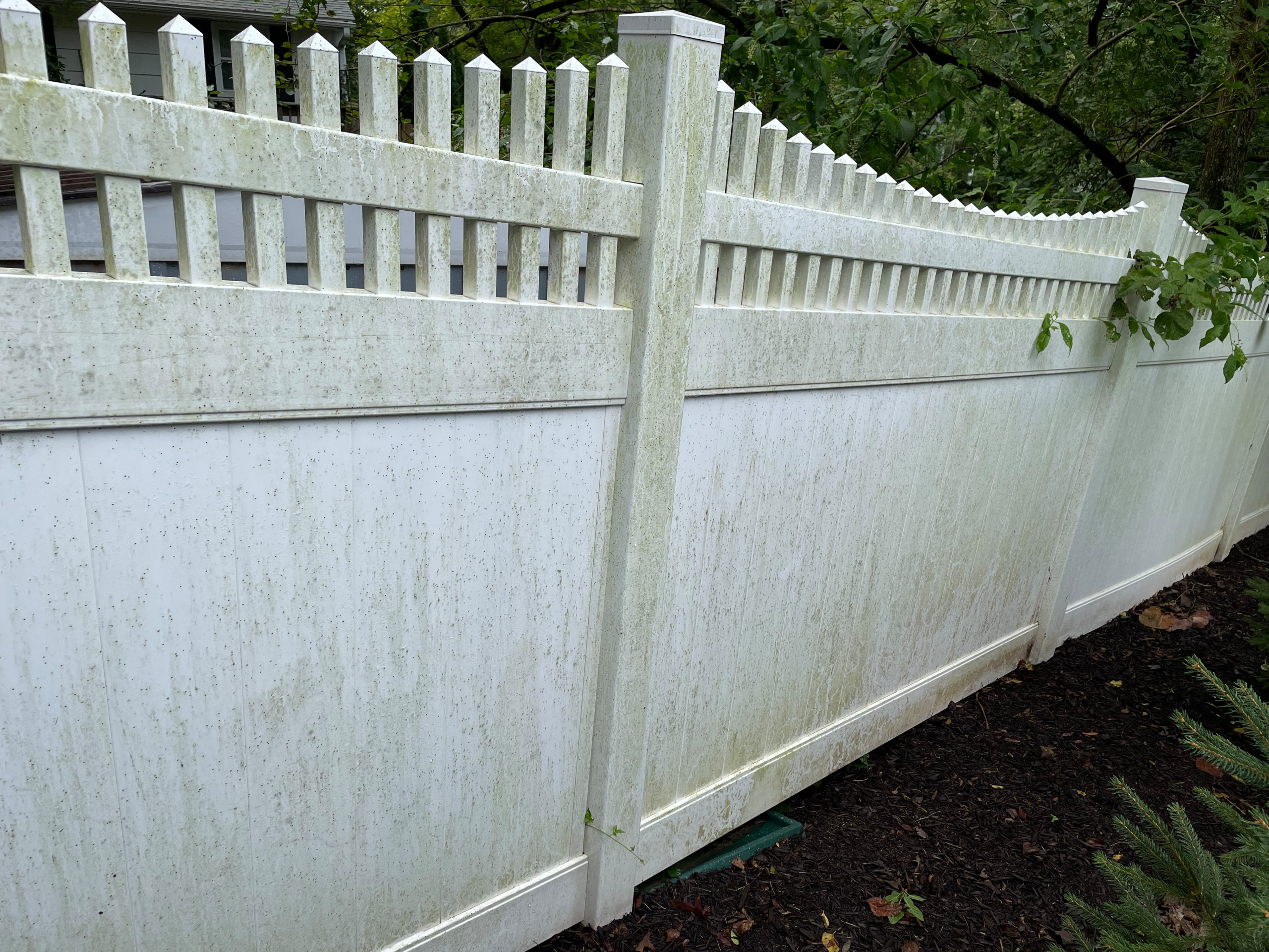 Vinyl fence powerwash