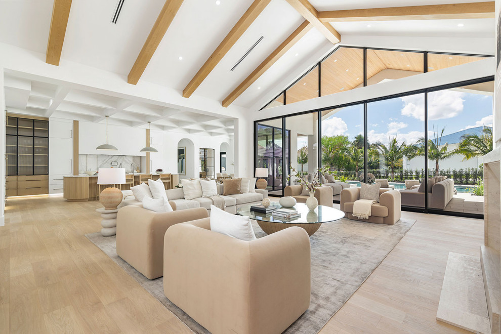 Minimalist living room photo in Miami