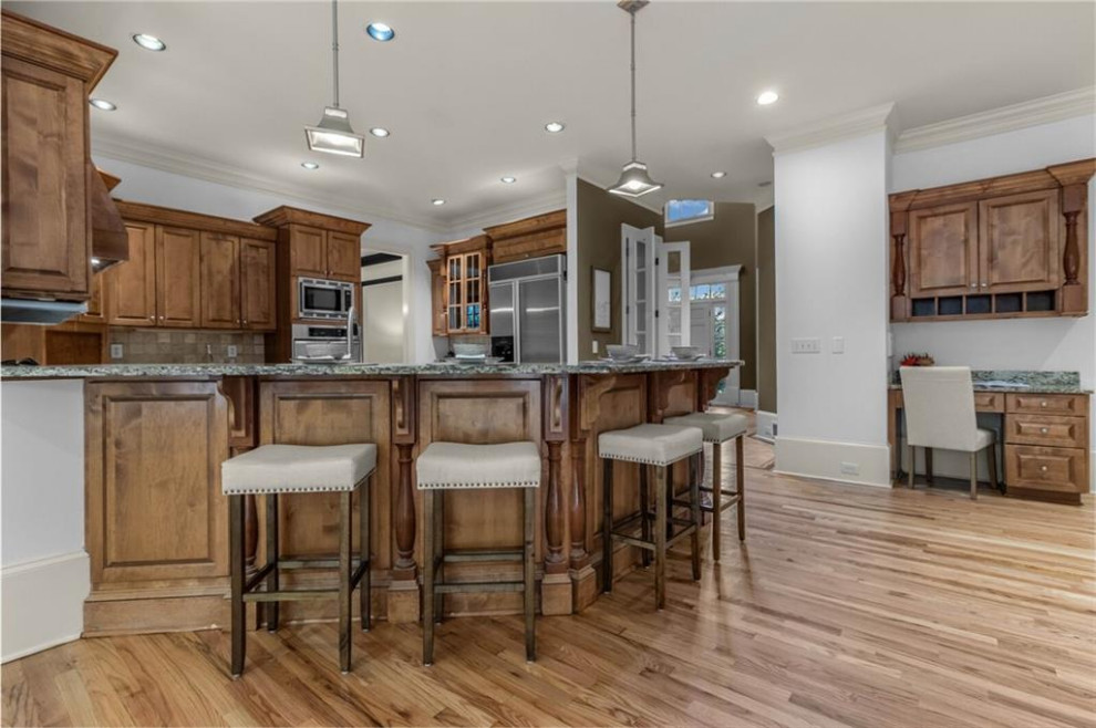 Elegant kitchen photo in Atlanta