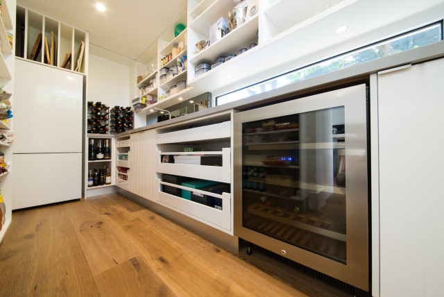 Anne Crescent, Brighton beach-style-kitchen