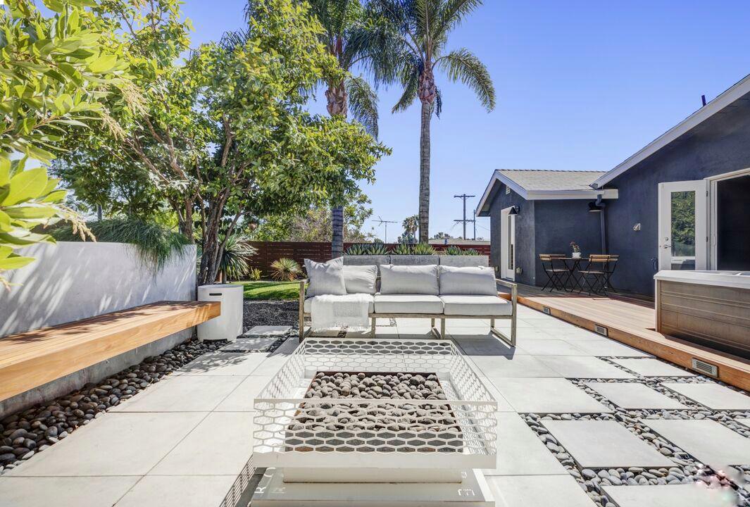 Back Patio Fire Pit Seating Area