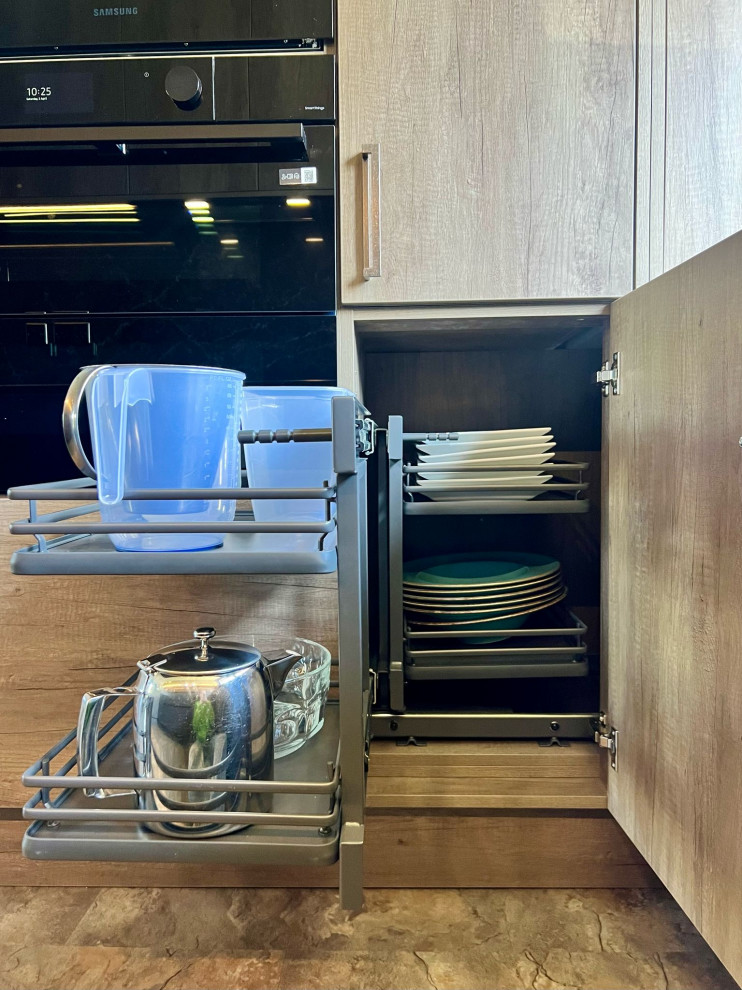 The Hinckley Kitchen - Volpi True Handleless - RRP £30,500 - Luxe Price £25,000