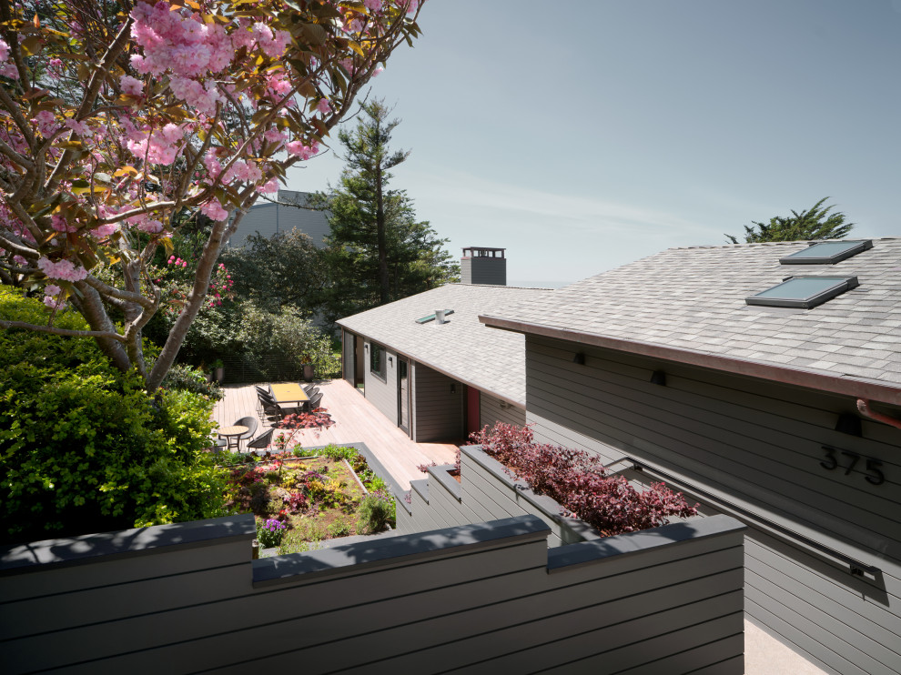 Design ideas for a midcentury deck in San Francisco.