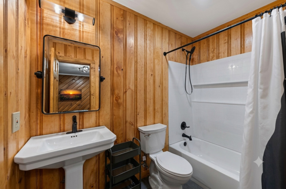 Swimming Bear Lodge - Blue Ridge