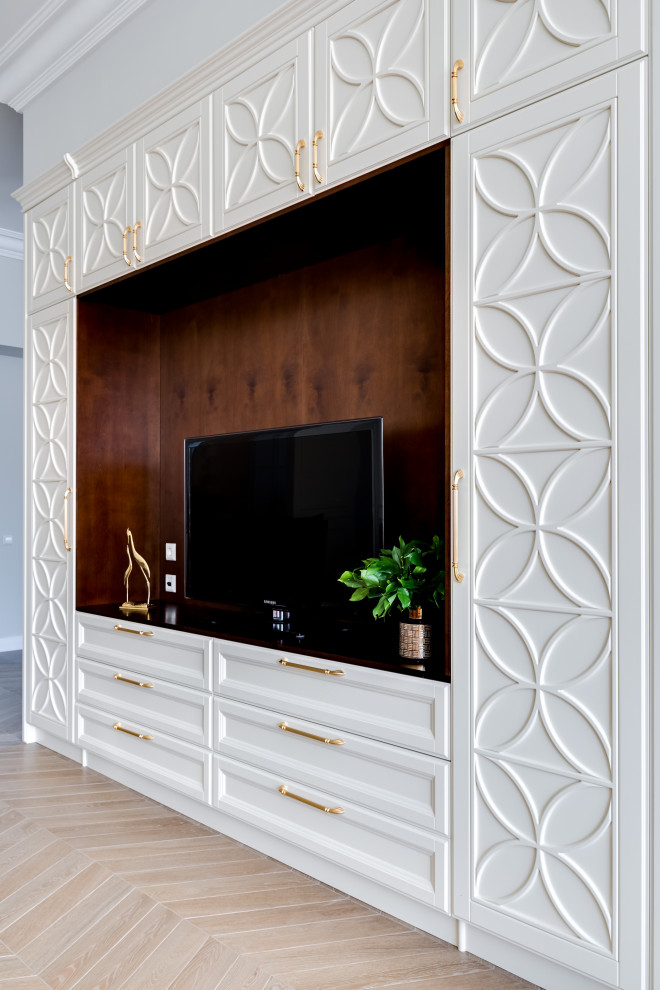 Просторная гостинная с функциональной мебелью