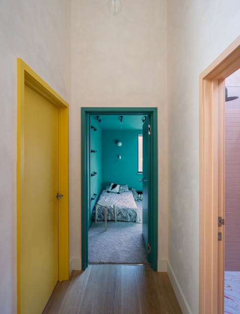 Screen House contemporary-hallway-and-landing