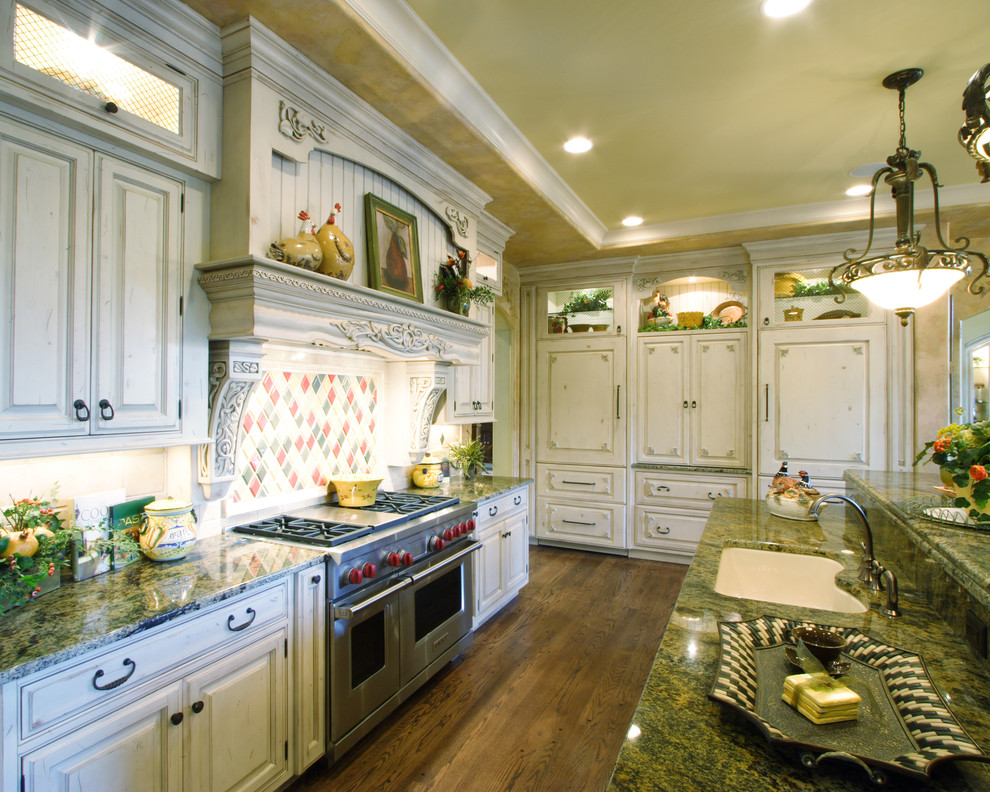 Photo of a traditional kitchen in Cincinnati with panelled appliances.