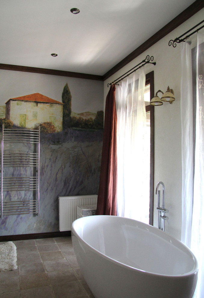 Интерьер санузла в загородном доме