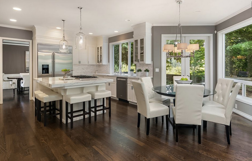 Transitional home design photo in Seattle