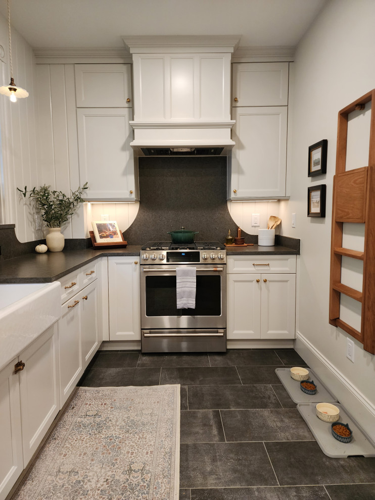 16831 - The Purrfect Kitchen