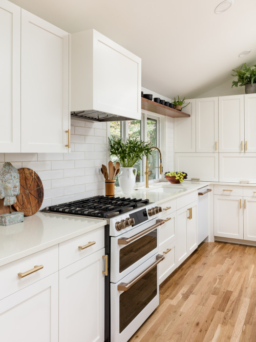 Small Scandinavian kitchen layout ideas Canada