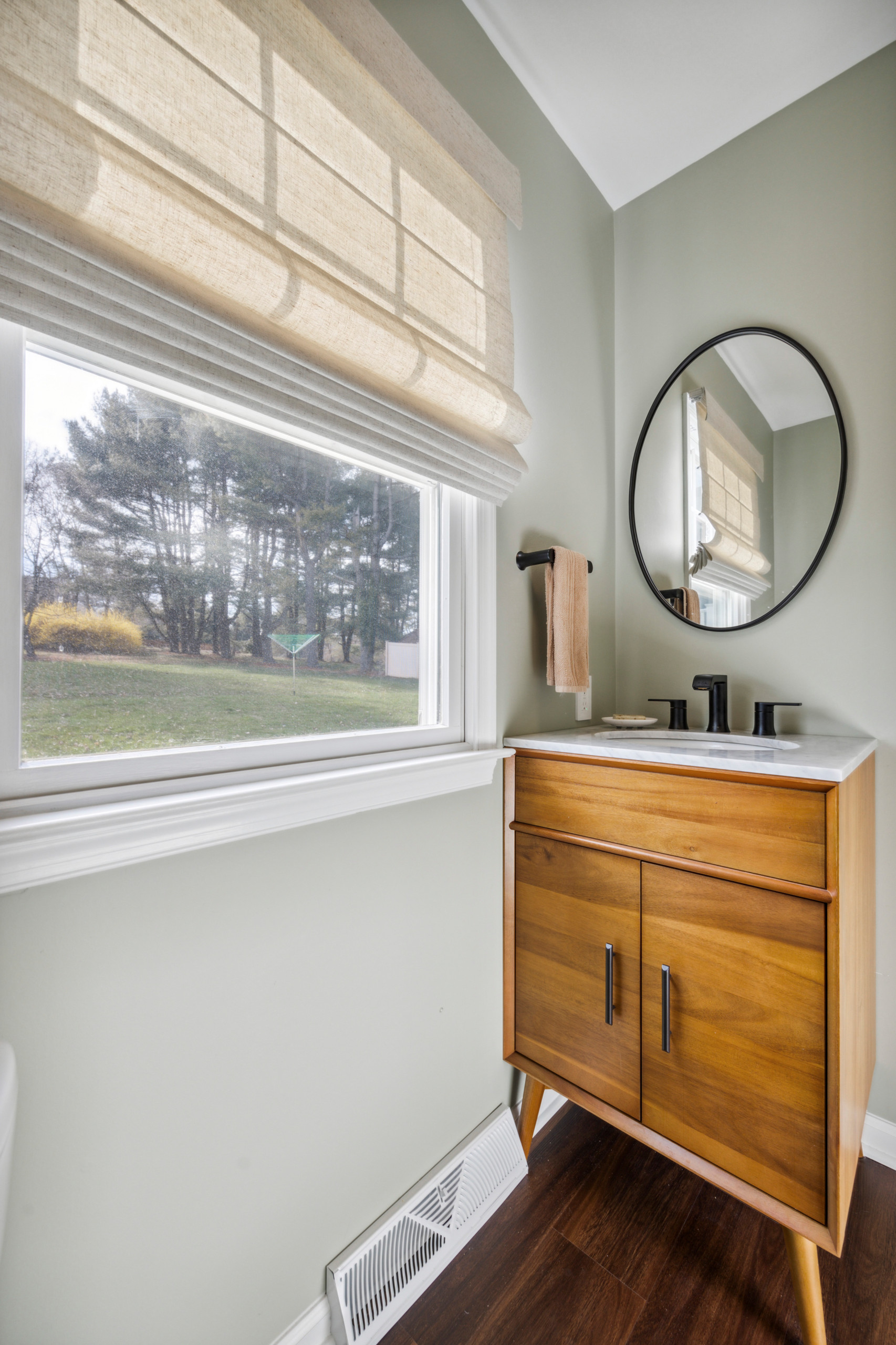 Mid-Mod(est) Powder Room
