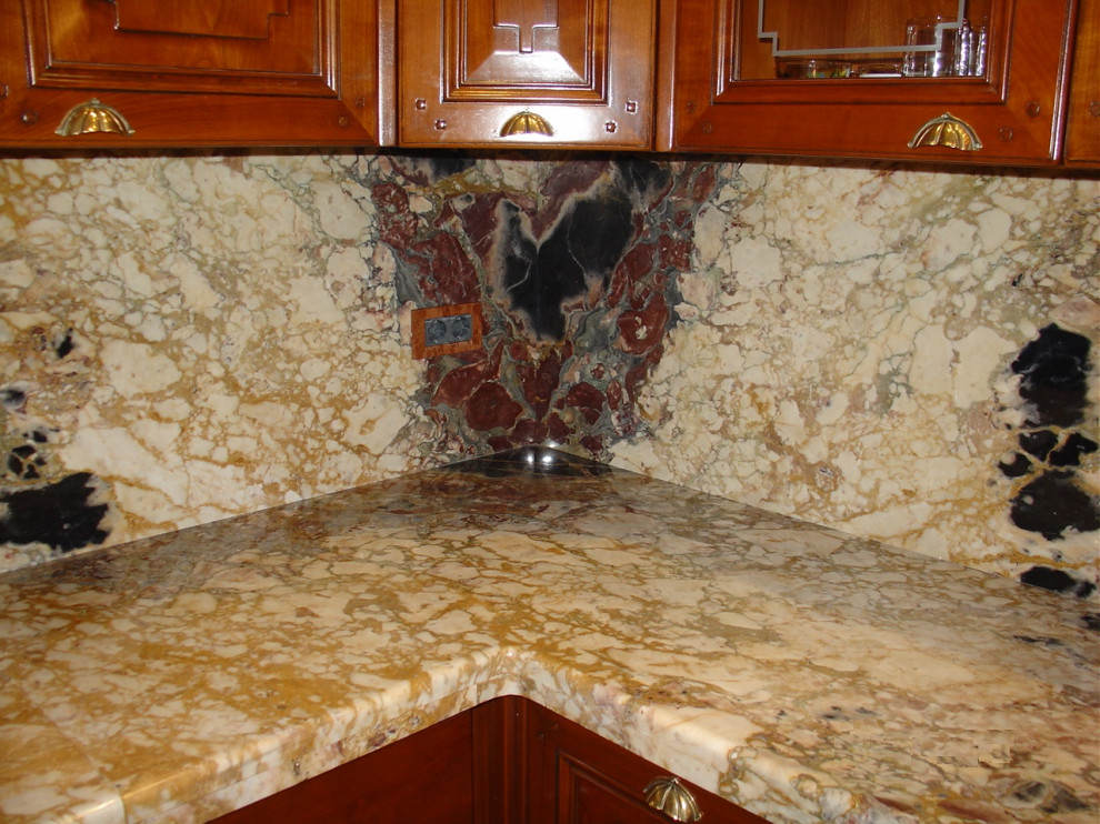 Столешница из мрамора Брече де Вендом