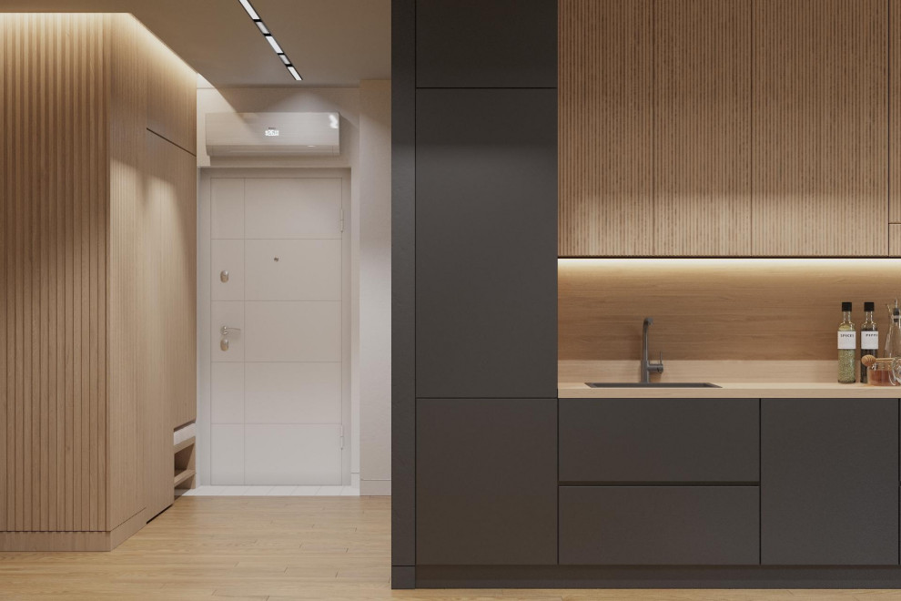 Кухня с видом на прихожую