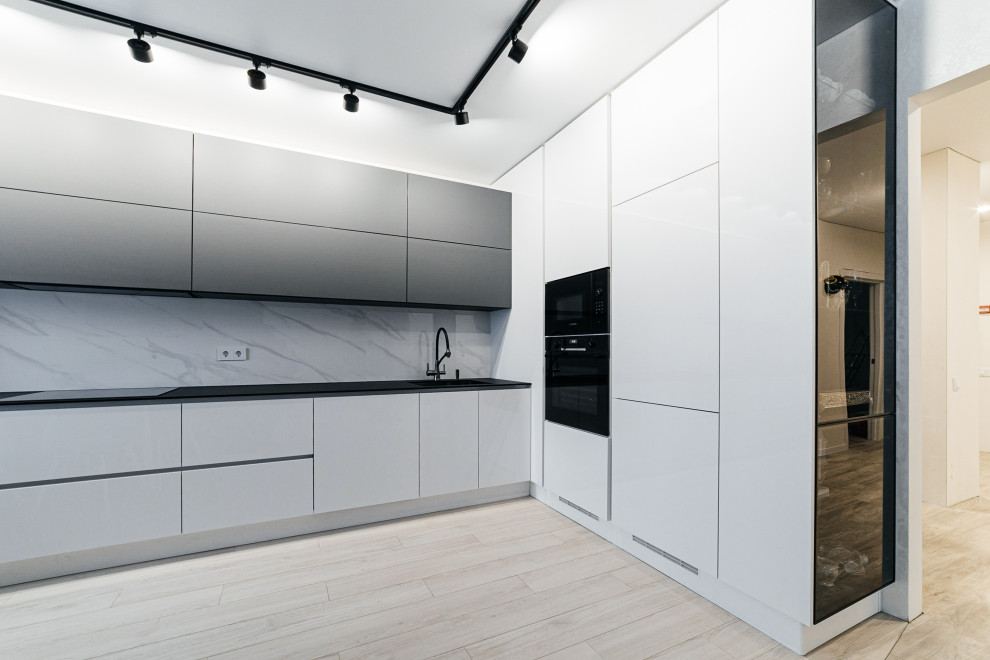 Угловая кухня с фасадами Fenix