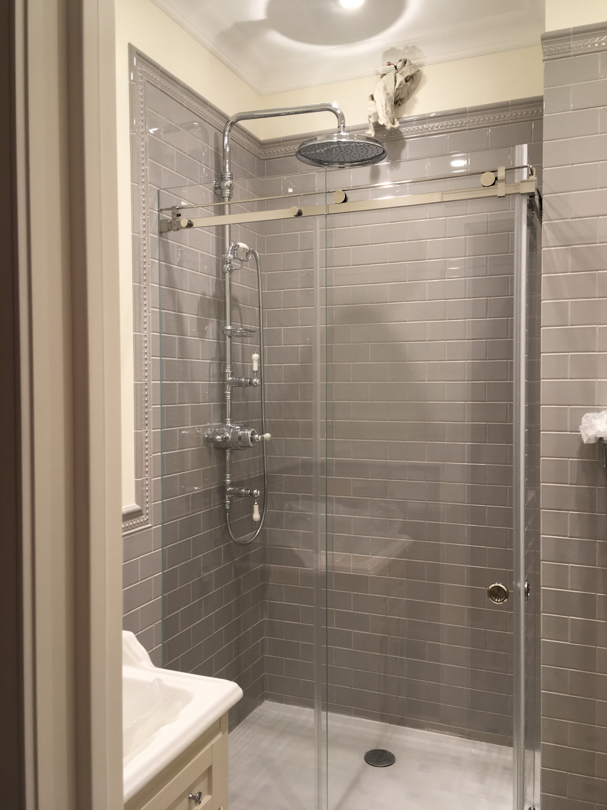 Душевая кабина в квартире