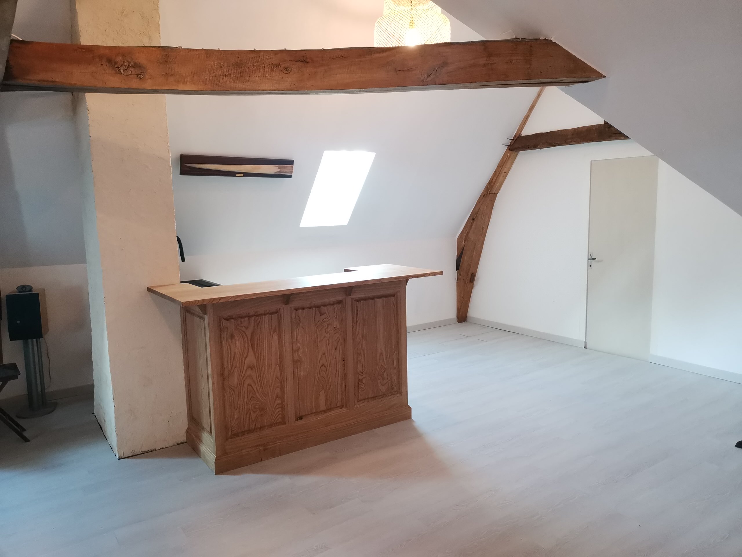 Bar en châtaignier massif