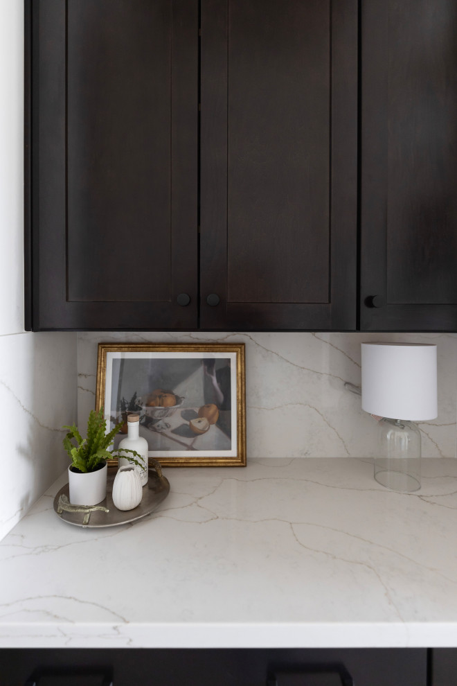 Example of a transitional kitchen design in Phoenix