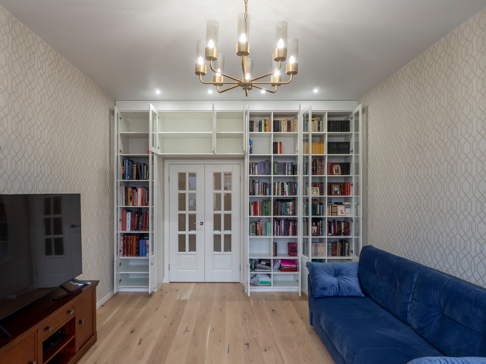 Меблировка спальни и кабинета в светло-мятном цвете