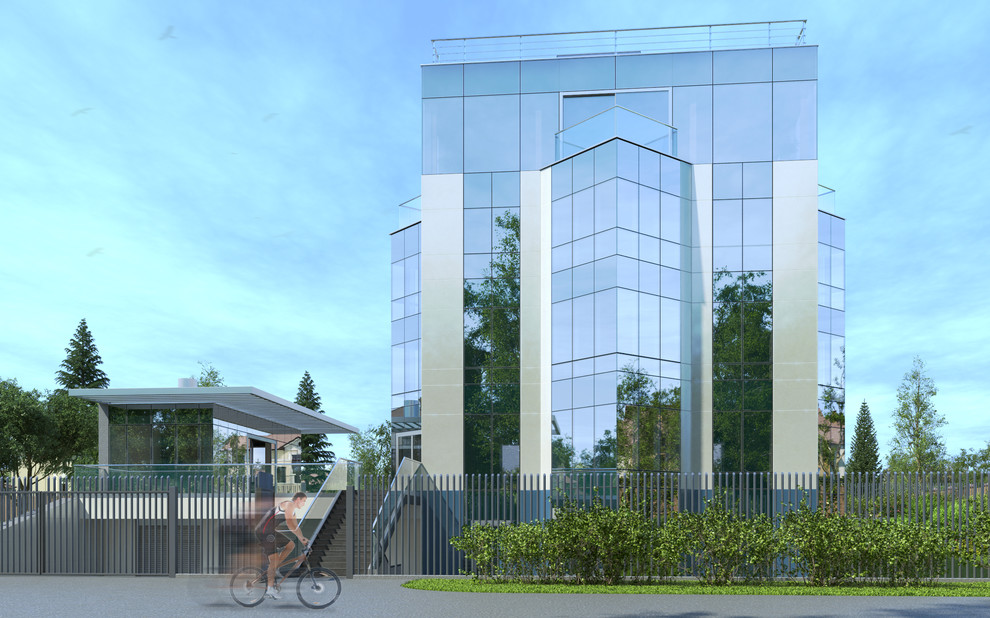 В центре города у рощи.