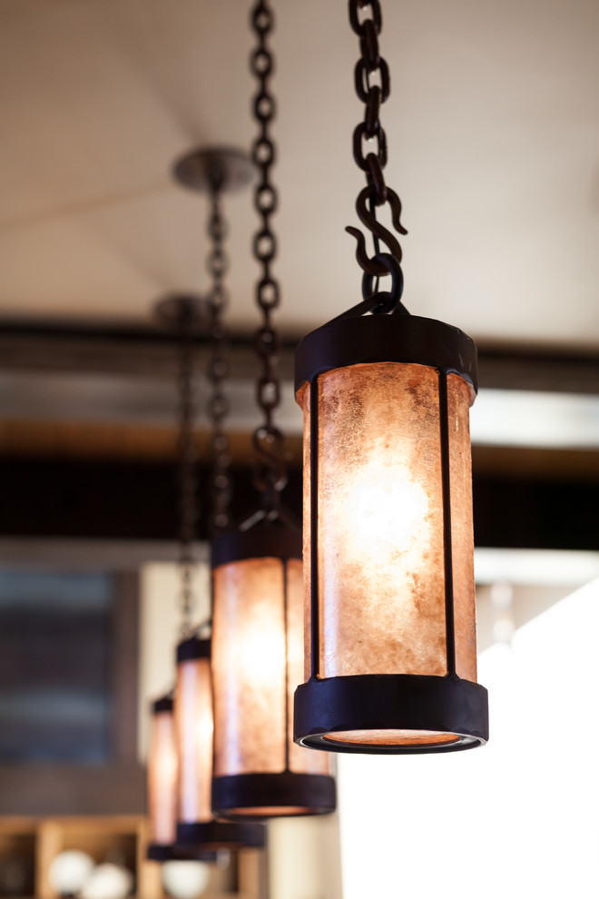 Home design - rustic home design idea in Sacramento