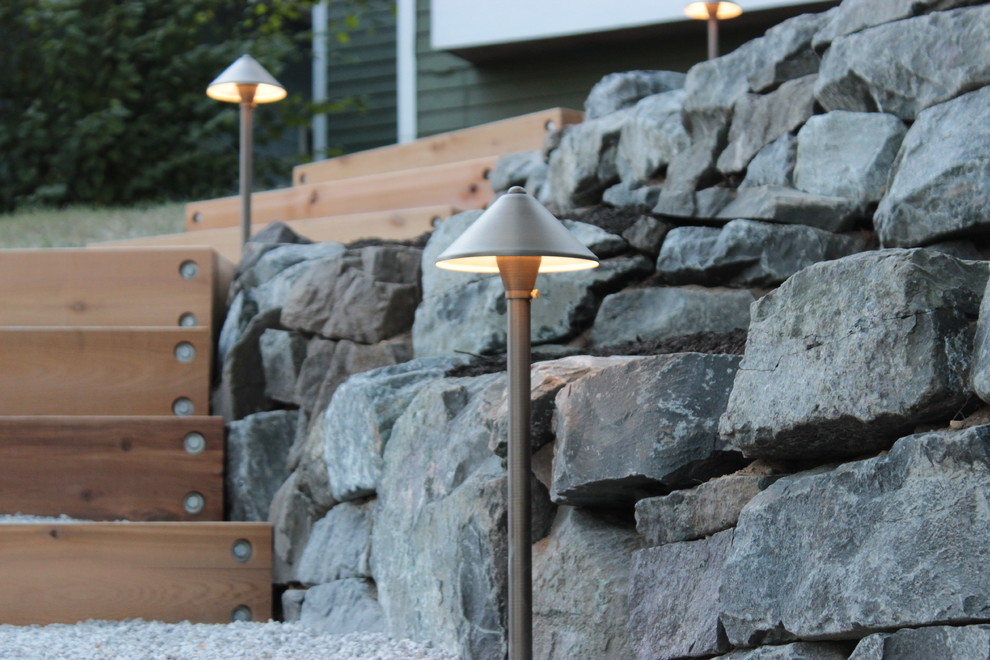 Example of a mountain style home design design in Seattle