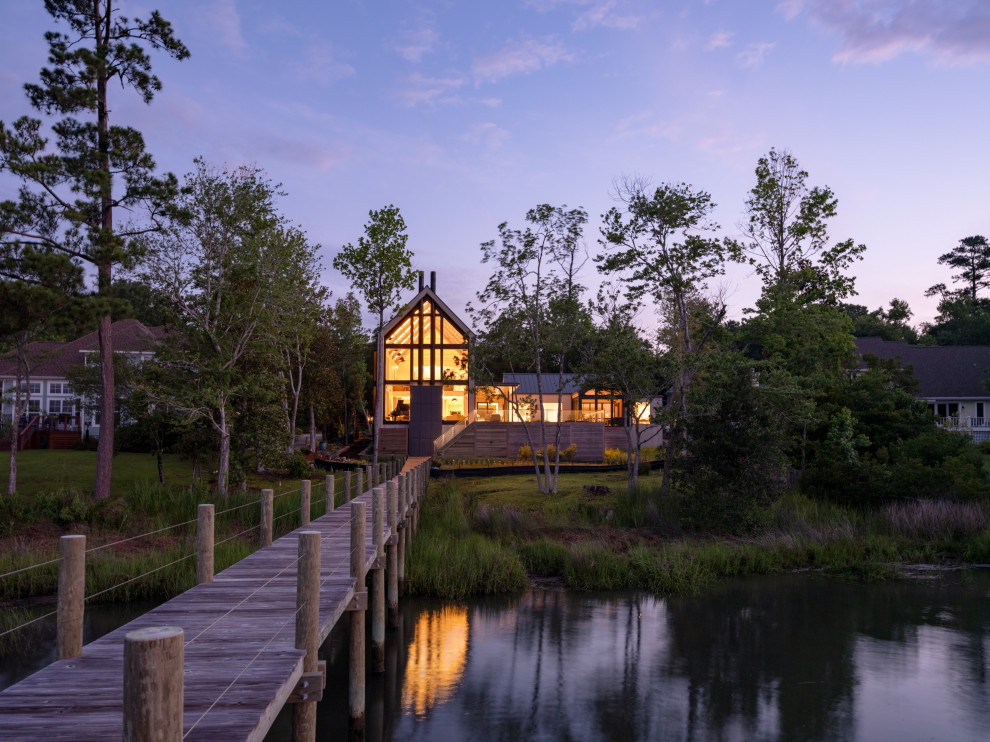 Home design - transitional home design idea