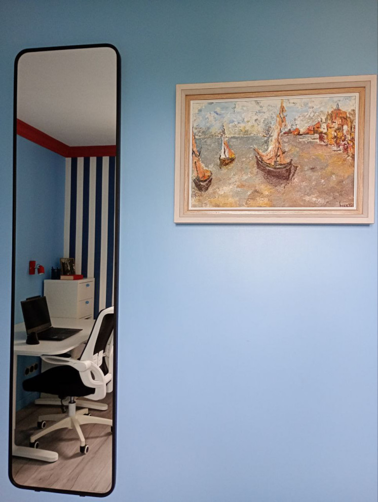 Une chambre aux couleurs vives pour un adolescent qui aime la couleur