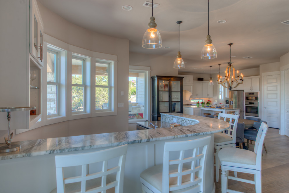 Inspiration for a transitional home design remodel in Austin