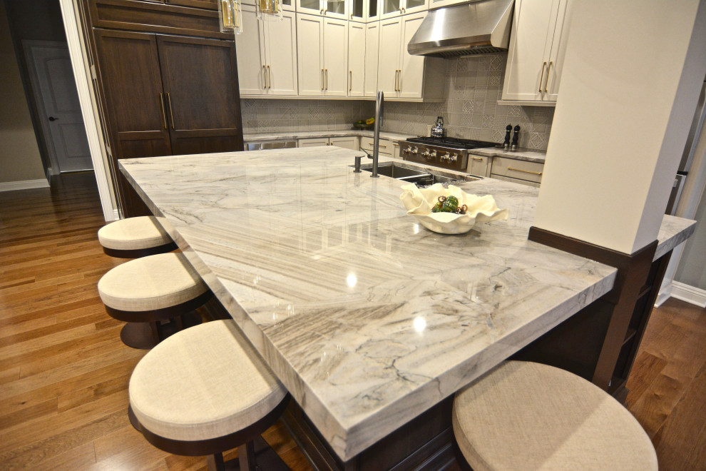 Kitchen - transitional kitchen idea in Indianapolis