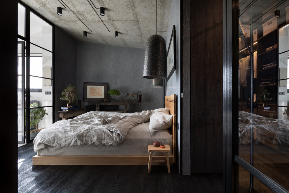 Imagen de dormitorio ecléctico de tamaño medio con paredes grises