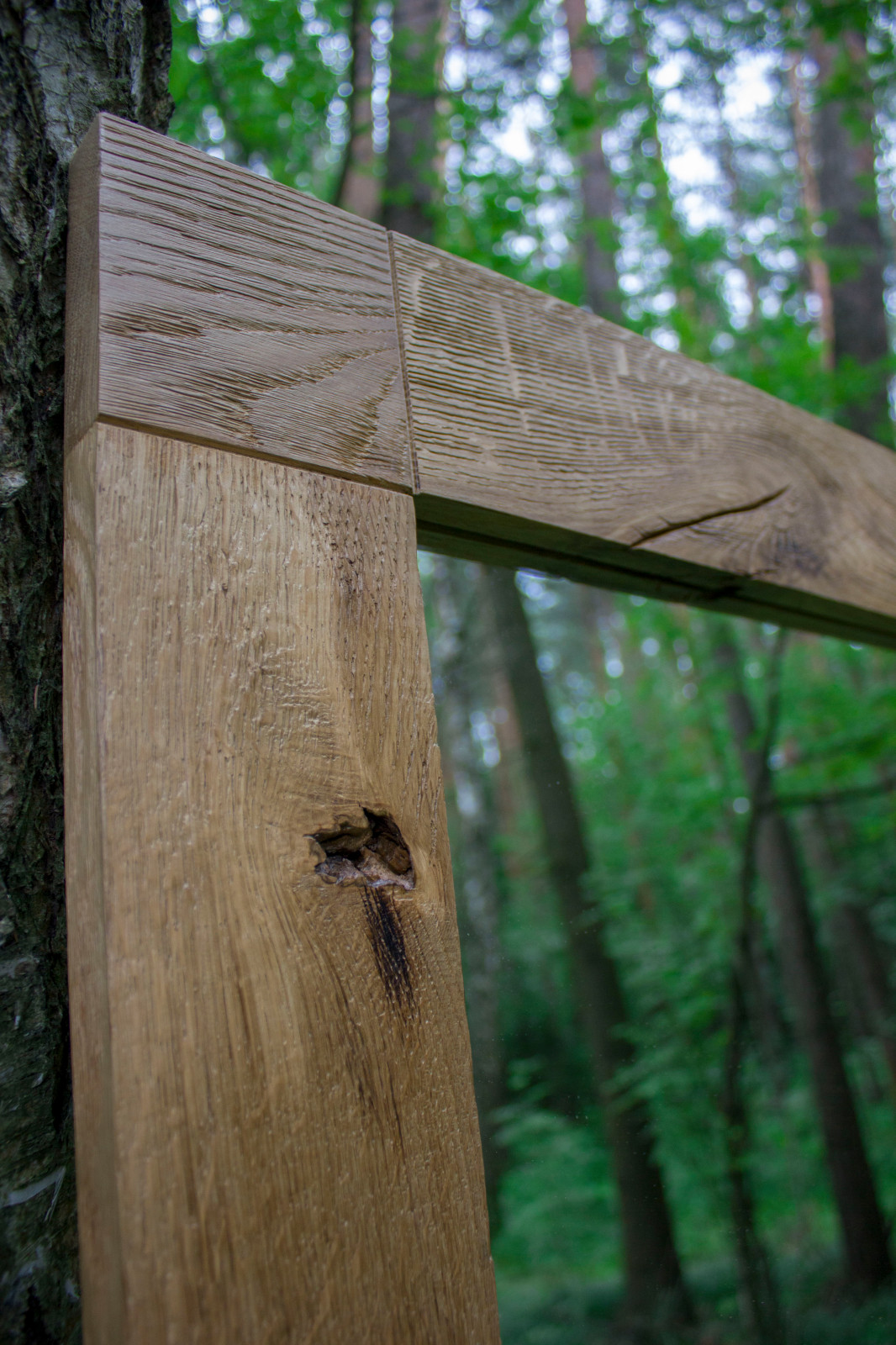 Лофтовое зеркало в дубовой раме