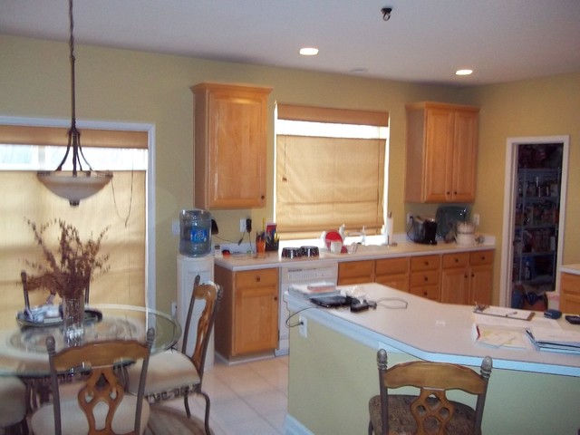 Open Flow Floorplan Kitchen contemporaneo
