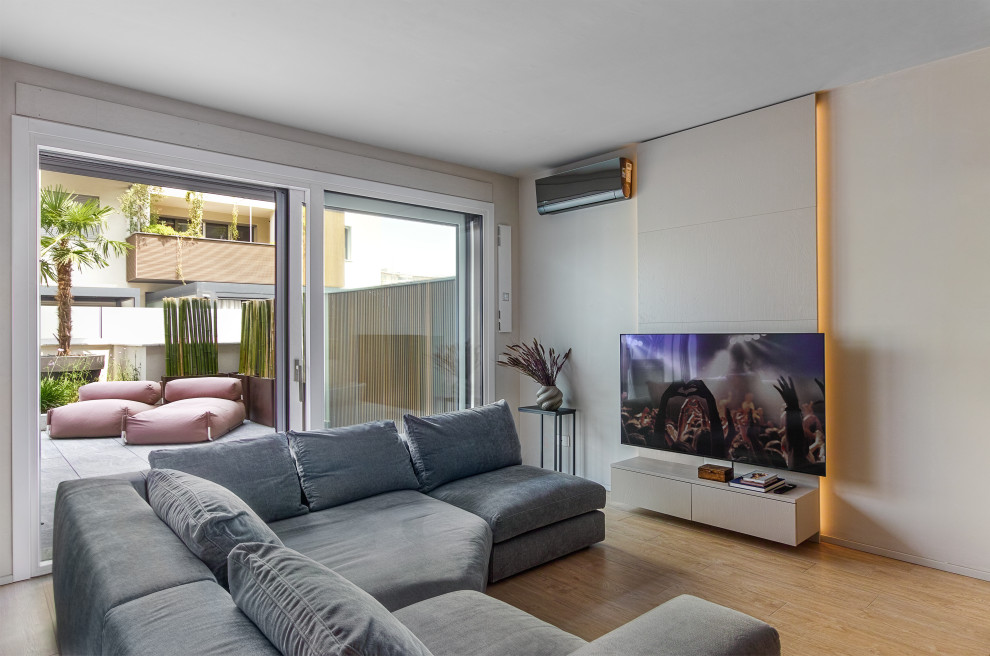 Appartamento flessibile con parete mobile e terrazzo abitabile – Milano Magenta