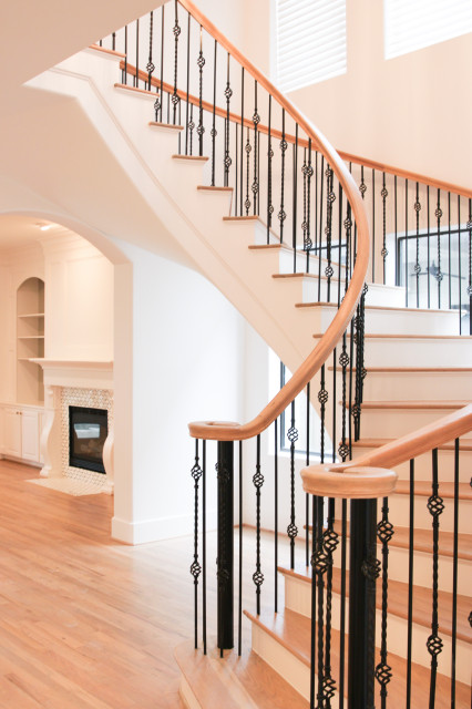 Valerie St_Bellaire klassisch-modern-treppen