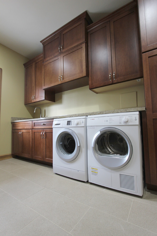Photo of a transitional laundry room in Cleveland.